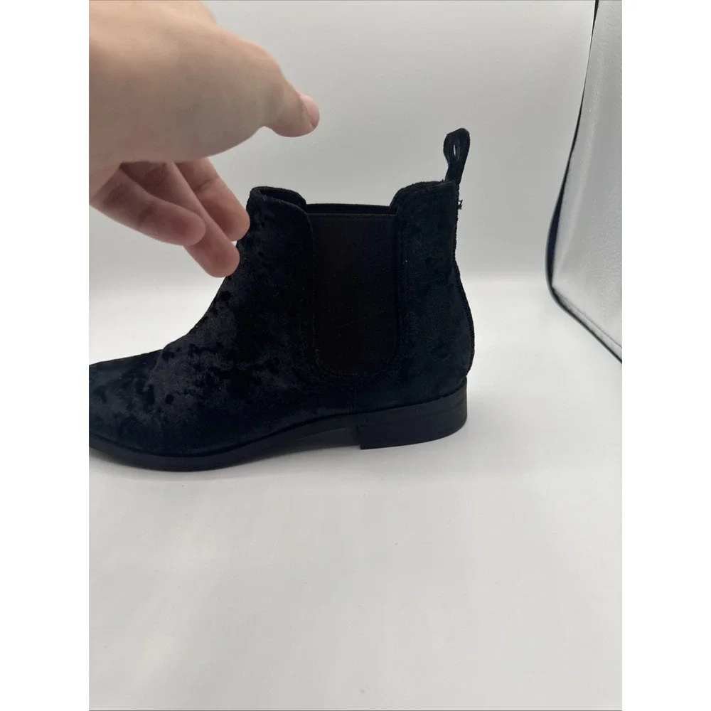 TOMS Ella Chelsea Booties Black Velvet Casual‎ Boots 10011311 Size 7.5